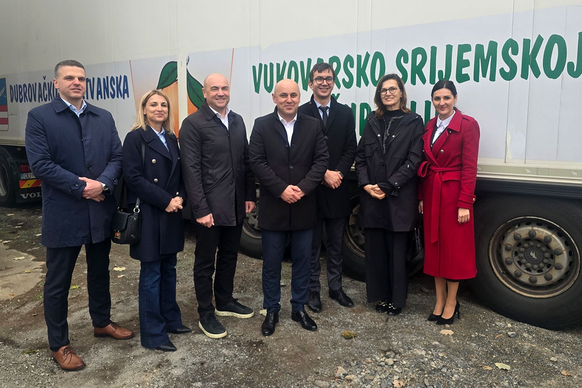Dubrovačko-neretvanska županija 16. godinu za redom donirala deset tona mandarina Vukovarsko-srijemskoj županiji