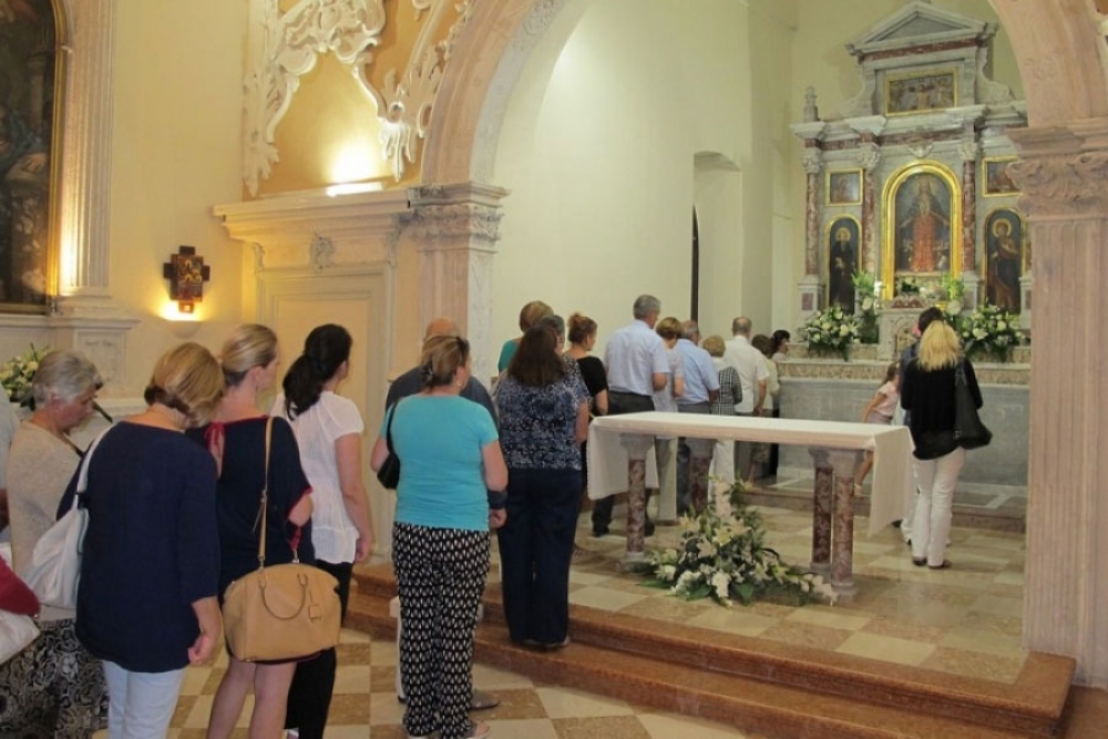 Blagdan Male Gospe - Rođenja Blažene Djevice Marije, hodoča&scaron;će sveti&scaron;tu Gospe od Milosrđa u Gospino polje