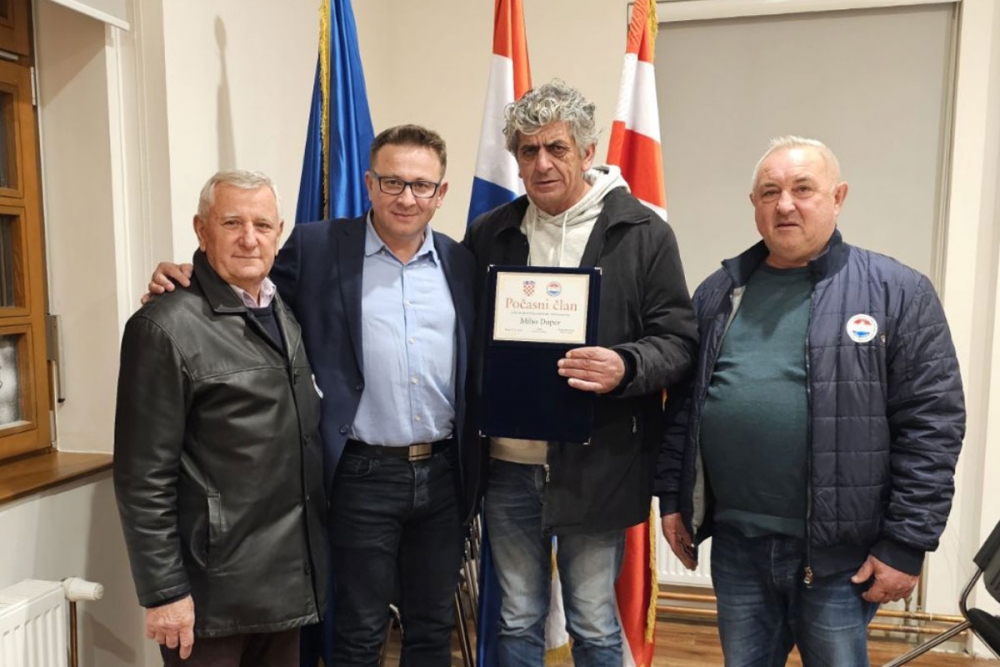 U Bednji na krajnjem sjeverozapadu Hrvatske Mihu Duperu dodijeljeno priznanje Počasnog člana Udruge branitelja